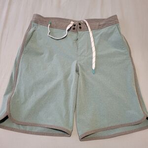 Eddie Bauer Men's Active Shorts, Size 32